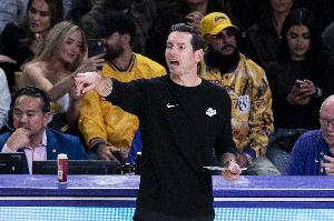 雷迪克谈行程紧张：这是艰苦的比赛 我们靠拼劲拿下了胜利