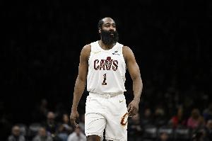 效率不高！哈登16中6拿到19分10助 正负值-12