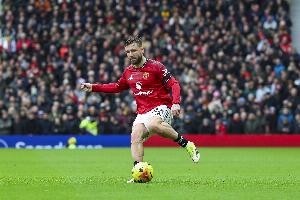 太阳报：卢克·肖获准砍掉家中9米樱桃树，怕大树倒下伤到小孩