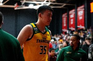 没调整回来！王俊杰8投1中&三分5中0 仅得4分5板