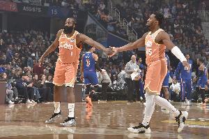 骑士vs绿军首发：登球大战双探花 迪恩·韦德&梅里尔在列