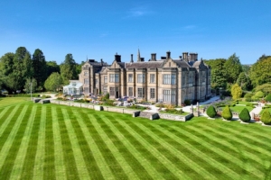 世体：巴萨入住纽卡“霍格沃茨”式酒店，宛如哈利·波特魔法世界