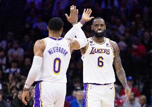 历史唯二！威少&詹姆斯35岁后三双次数均上双 后者35次断层领跑