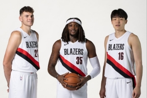 今天都没啥表现！克林根半场4分3板1助&罗威4分3板2助