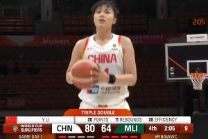 小宝太强了！李月汝连续三个回合打成2+1出场18分钟已经20分11板