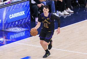 进攻端快醒醒！拉拉维亚半场没有运动战进球 好在拼下3前场板