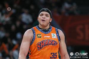 6失误瑕不掩瑜！洛夫顿出战30分钟14中9砍24分10篮板带队取胜