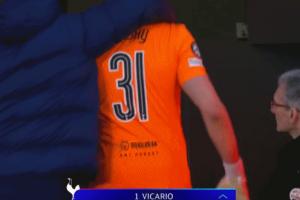 电讯报：金斯基被换下时 图多尔甚至没看一眼 这算什么执教方式？