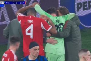 倒大霉了！补时穆西亚拉、乌尔比希连续受伤，拜仁一场伤3人！