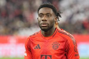 罗马诺：拜仁将评估戴维斯伤势 俱乐部证实穆西亚拉伤情并不严重