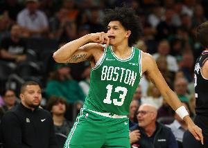 哥哥先胜一局！小罗恩·哈珀半场4中3拿到8分1板1助 其中三分3中2