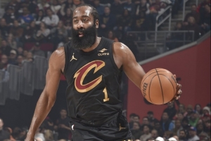 哈登：我们在禁区没给魔术任何抵抗 魔术篮下命中率高得离谱