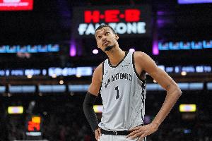 马刺2月以来16胜1负 进攻效率第1&防守效率第2 7人当过单场得分王