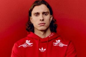 阿森纳今日正式发布阿迪达斯x阿森纳xPlaces+Faces三方联名系列