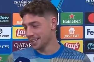 记者晒手机图：金球奖是你的！巴尔韦德调侃：手机也是给我的吗？