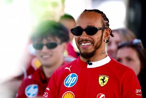 汉密尔顿：我在九寨沟度过了非常棒的时光，下次想去张掖七彩丹霞