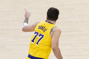 沃西：我生涯见过很多伟大球员 而东契奇是其中最佳之一