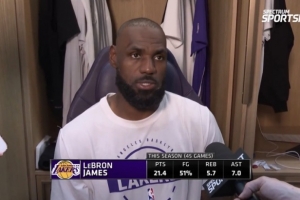 詹姆斯：过去一周我早上中午和赛前都在做复健治疗和训练