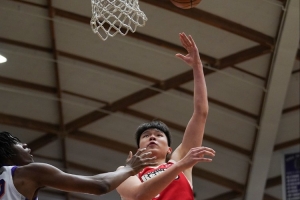 媒体人：混音复刻昨天剧情崩得莫名其妙 小杨最后没球全靠自己抢