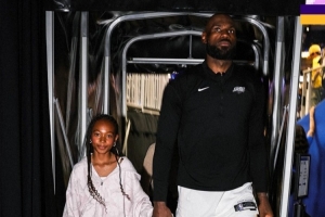 詹姆斯：我和妻子能得到的最大赞誉 是人们夸我们的孩子行为端正