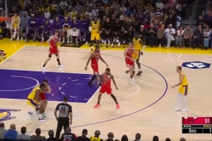 什么时候轮到我们？八村塁背打河村永辉 上演日本德比