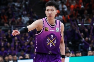 更加自信了！廖三宁17中8&三分7中4砍下23分7板3助3断