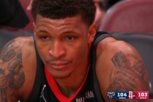 续命！小贾巴里·史密斯三分命中 火箭迫近到1分