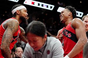 莺歌：巴恩斯的防守表现其他人做不到 他封盖杰伦·格林太疯狂了