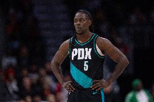 身手全能！朱·霍勒迪16中10贡献25分5板7助 三分9中4