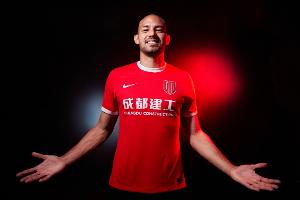 成都蓉城官方：费利佩训练中左手无名指受伤，将缺战本轮中超