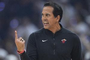 斯波：我们在防守端完全没有定下基调 不能让对手半场就砍下70分