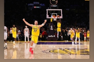 范德比尔特社媒称赞队友：东契奇是MVP 詹姆斯是赢家