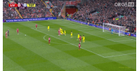 精彩！索博斯洛伊任意球圆月弯刀直接破门，利物浦1-0领先热刺
