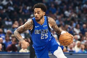 悍将一枚！PJ·华盛顿半场13中6砍14分5前场板 5断平生涯最高