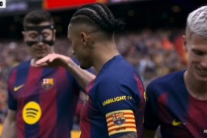 半场-巴萨暂3-1塞维 拉菲尼亚点射双响坎塞洛两造点奥尔莫破门