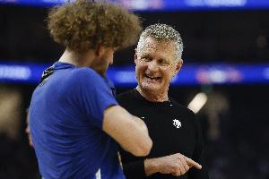 8大将缺席！科尔：不能再要求更多了 执教这些家伙真的很有意思