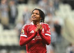 17岁198天，恩古莫哈是06-07赛季以来英超单场最年轻7次过人球员