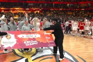 巴西输球捷克因胜负关系晋级 球员赛后向中国女篮比心