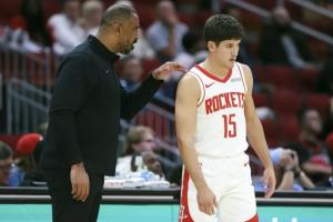 杨毅：火箭进攻太差才显得谢泼德很突出 他也不是这支球队的答案