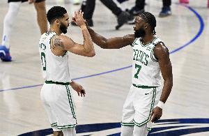 塔图姆：我和杰伦·布朗都清楚 只要上场 对方会为了赢球拼尽一切