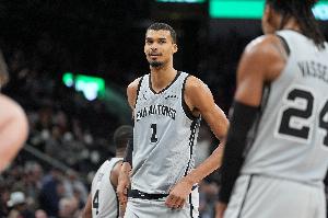 文班谈马刺50胜：还不够&希望能达到60胜 以弥补我新秀赛季的战绩