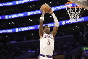 都有美好未来！艾顿关键时刻闪耀7分11板救赎 卡佩拉9分8板2助