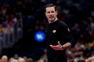 雷迪克：过去我们靠进攻赢了挺多比赛 但近期赢强队都是靠防守