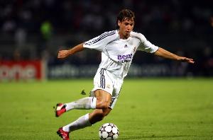 卡萨诺：现在大家才看清莱奥真水平，在我当年的皇马他没训练资格