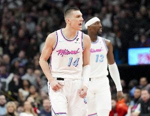 斯波：希罗阿德巴约接连拿下周最佳 这能看出他们是怎样的竞争者