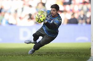 记者：库尔图瓦目前看起来像是过度疲劳被换下场