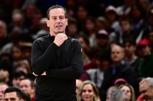 联盟本赛季有9队上过30+套不同首发 骑士是唯一胜率过半的