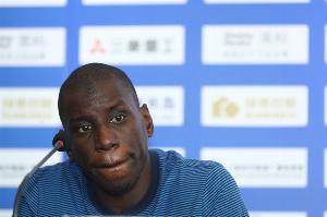 登巴巴：巴黎有成绩是因阵容精简，切尔西有30名球员很难有凝聚力