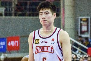 火力靠谱！程帅澎半场8中3贡献12分 罚球5中4