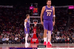 探囊取物！东契奇首节场均11.7分领跑全联盟